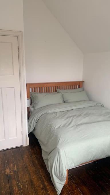 Lovely 4 Bedroom Home, Stones Throw From The Beach Brighton Exterior foto
