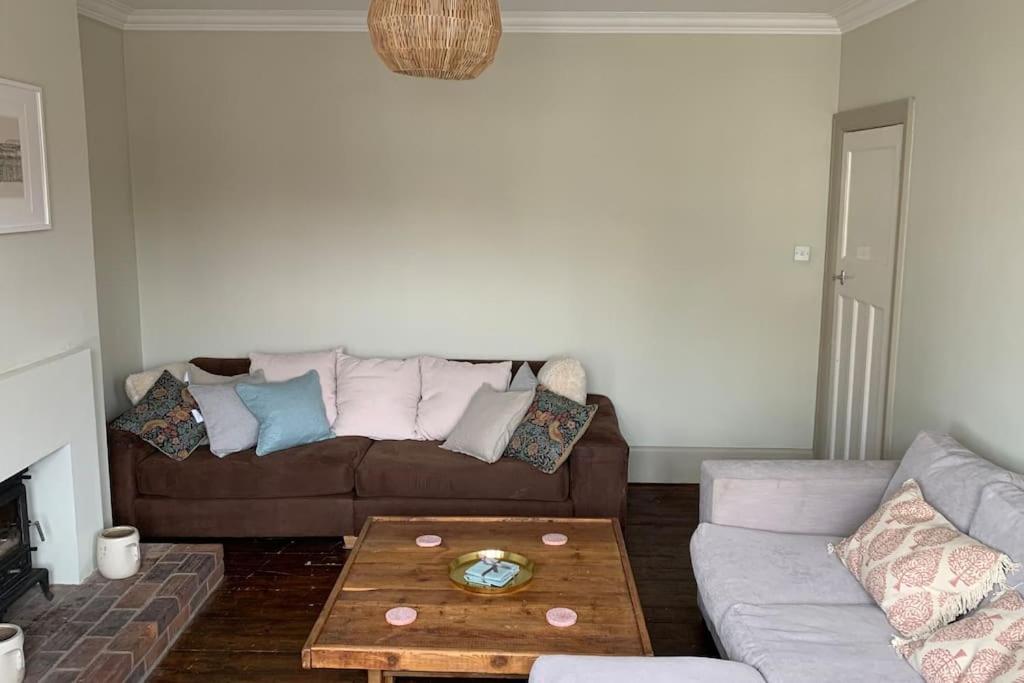 Lovely 4 Bedroom Home, Stones Throw From The Beach Brighton Exterior foto