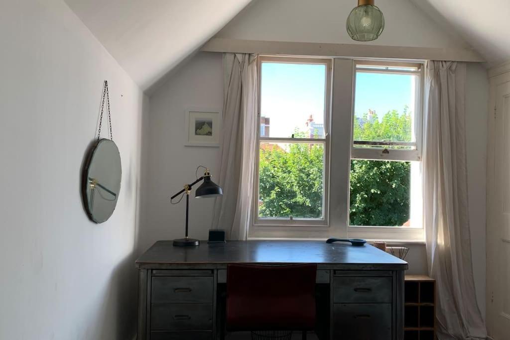 Lovely 4 Bedroom Home, Stones Throw From The Beach Brighton Exterior foto