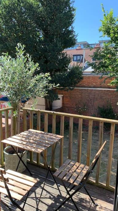 Lovely 4 Bedroom Home, Stones Throw From The Beach Brighton Exterior foto